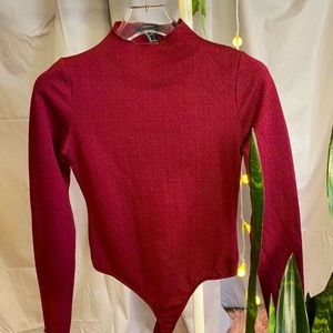 Red textured mock neck bodysuit! 💋🌹